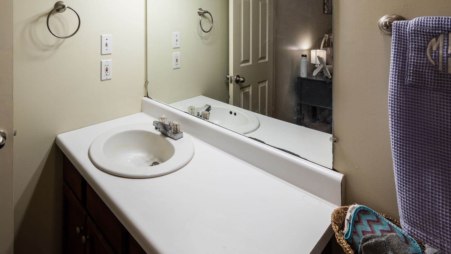 Hattiesburg Apartment: 211 Chevy Chase Drive