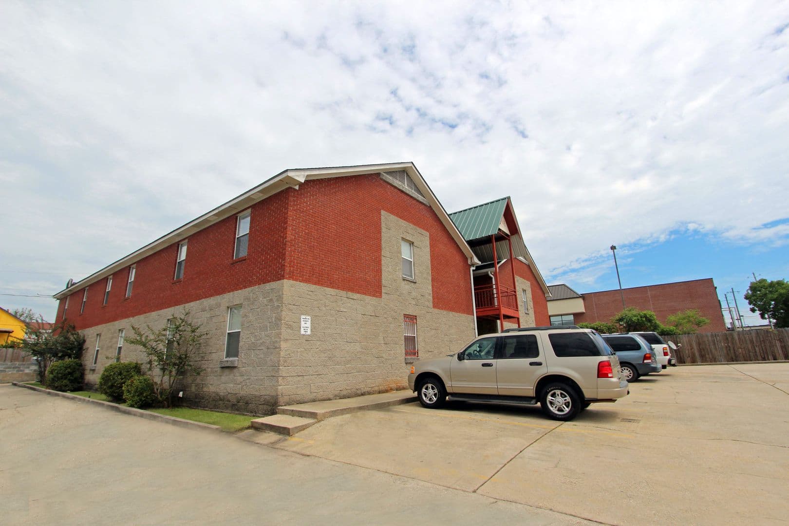 Hattiesburg Apartment: 211 Chevy Chase Drive