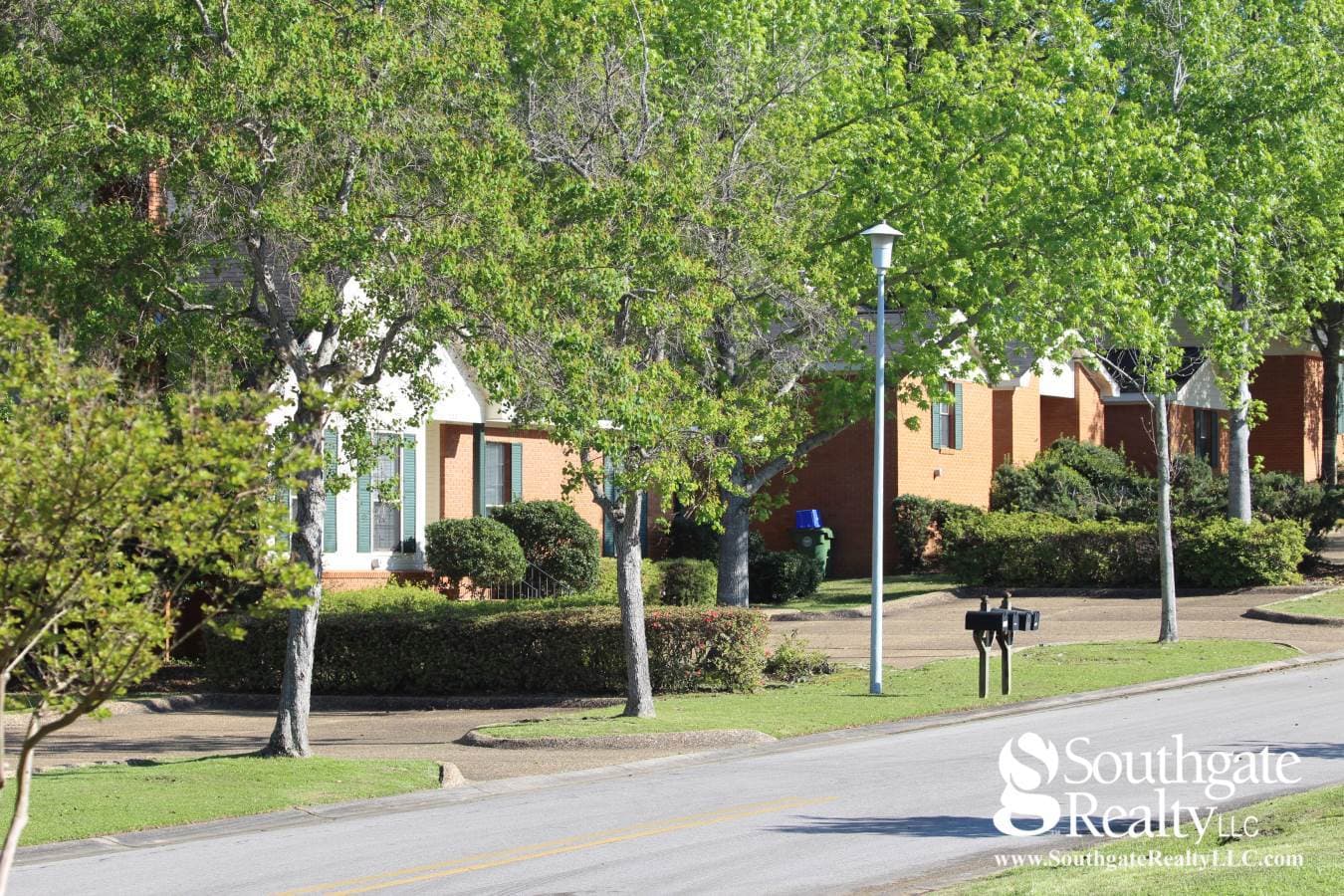 Hattiesburg Apartment: 119 Westminister Drive