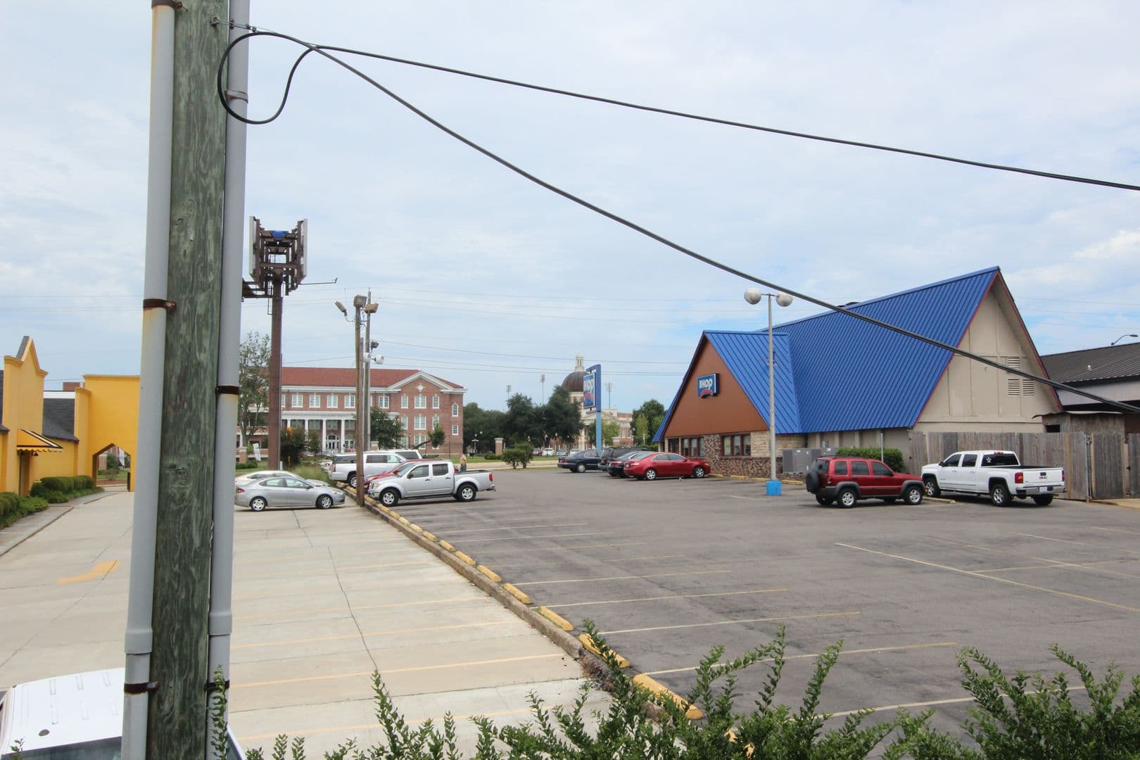 Hattiesburg Apartment: 211 Chevy Chase Drive