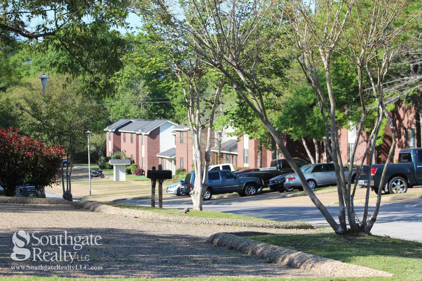 Hattiesburg Apartment: 119 Westminister Drive
