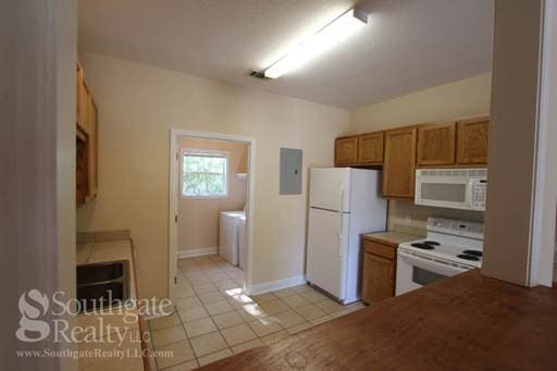 Hattiesburg Apartment: 202 N. 37th Avenue