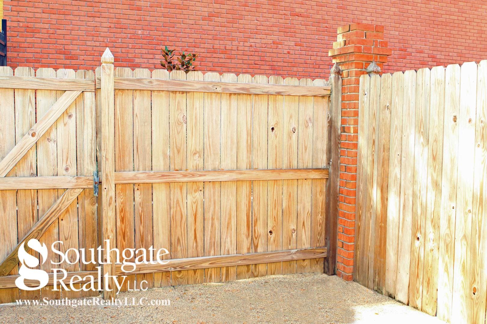 Hattiesburg Apartment: 300 N. 38th Avenue