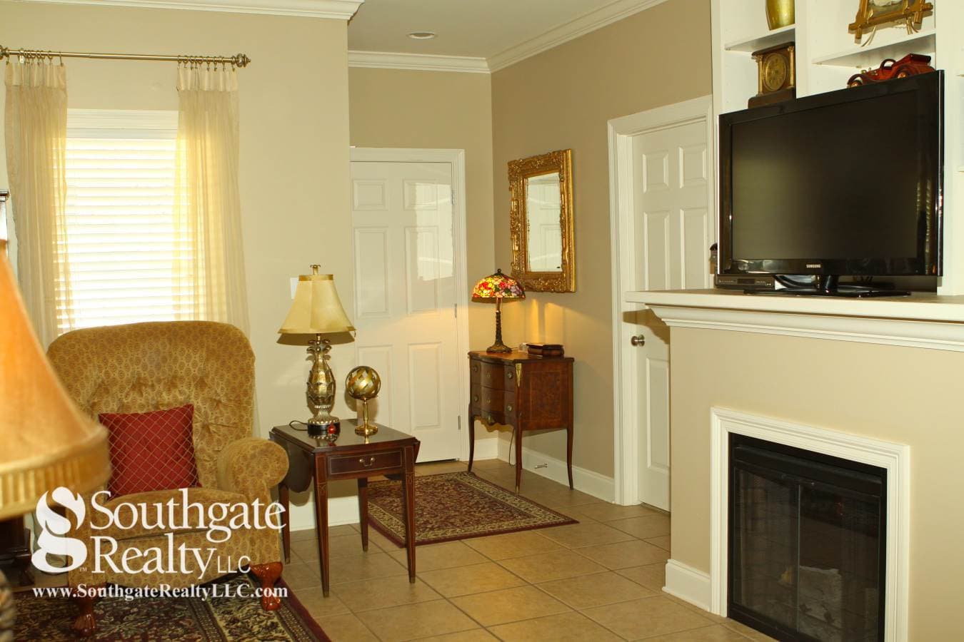 Hattiesburg Apartment: 119 Westminister Drive
