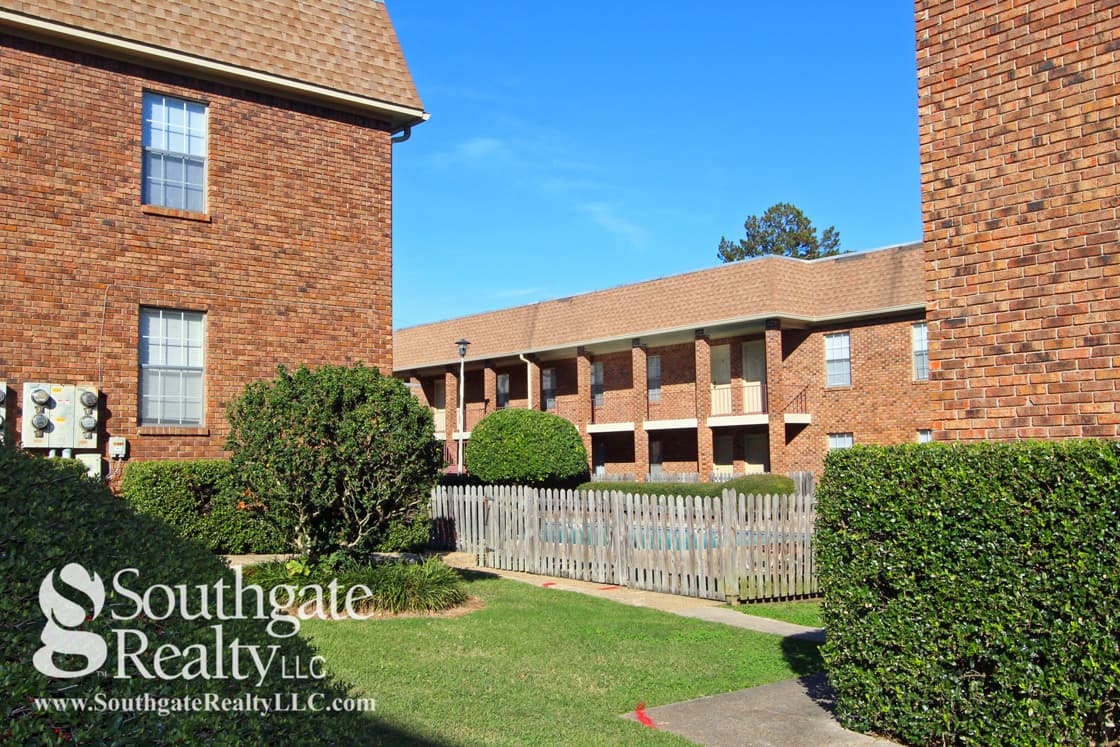 Hattiesburg Apartment: 111 N. 33rd Avenue