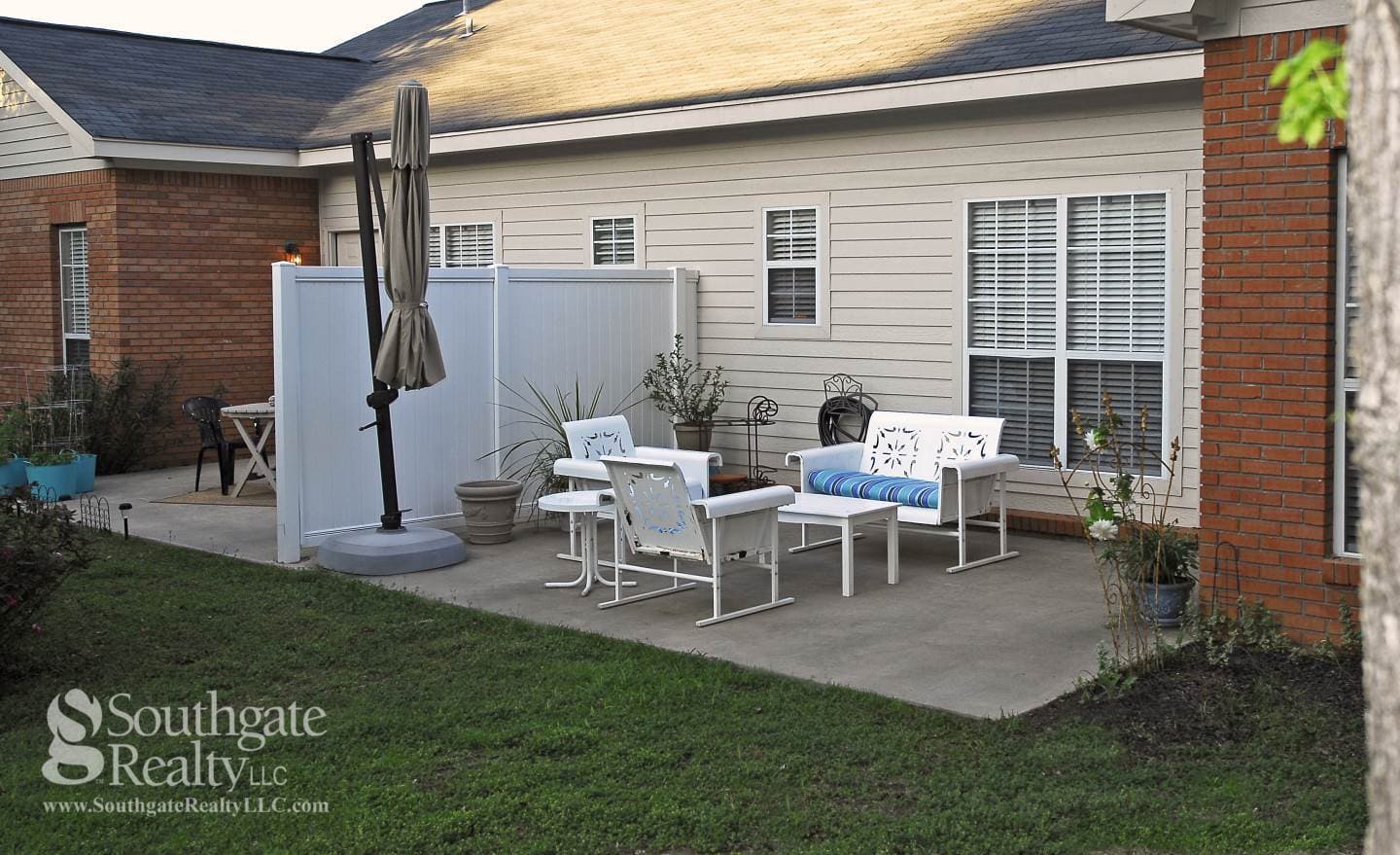 Hattiesburg Apartment: 119 Westminister Drive