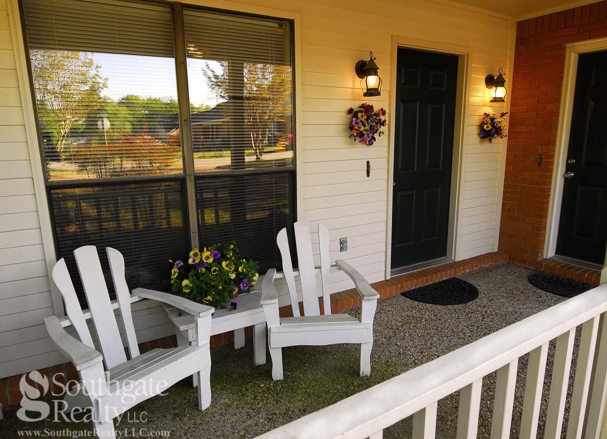 Hattiesburg Apartment: 119 Westminister Drive