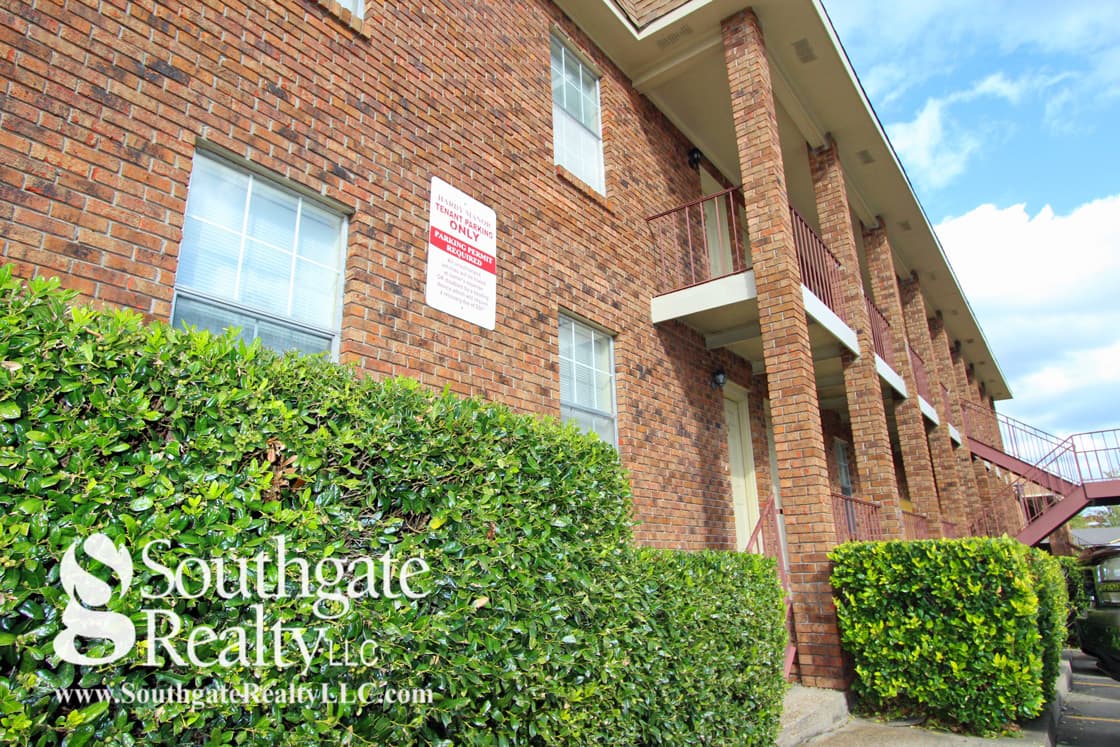 Hattiesburg Apartment: 111 N. 33rd Avenue