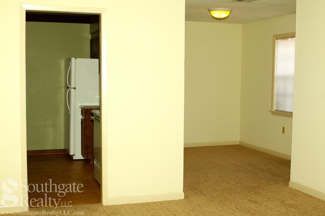 Hattiesburg Apartment: 2008 Oak Grove Road