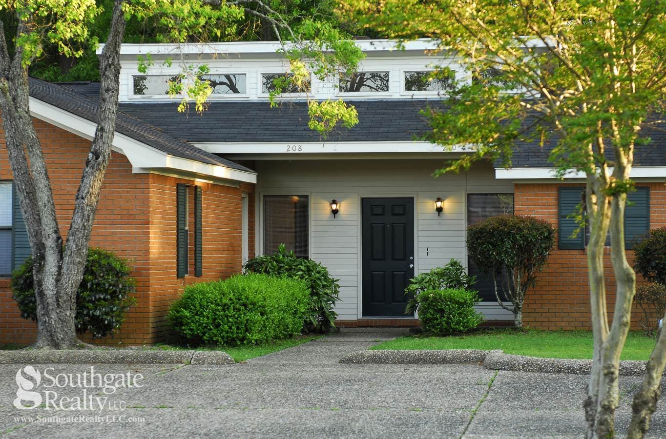 Hattiesburg Apartment: 119 Westminister Drive