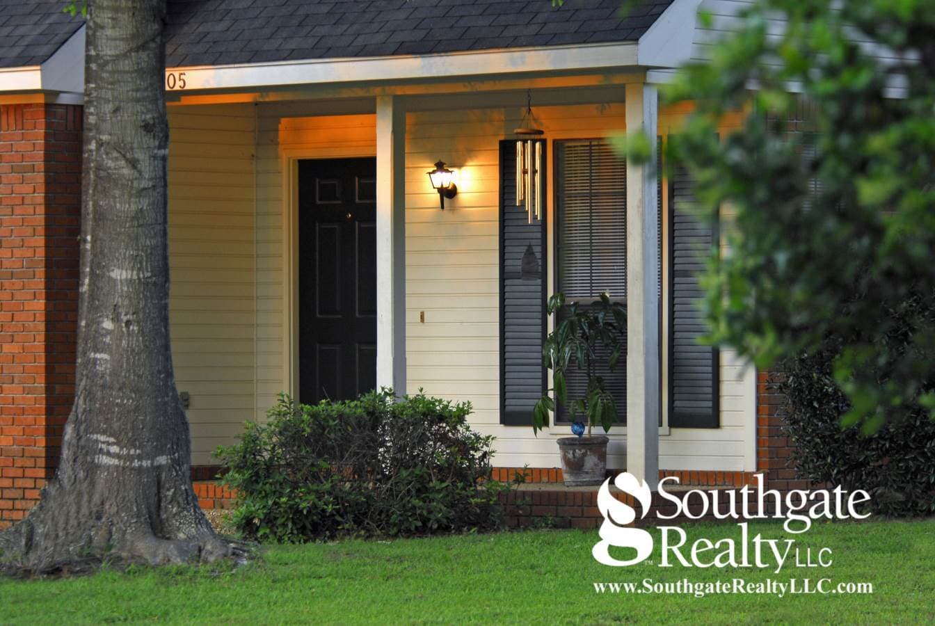 Hattiesburg Apartment: 119 Westminister Drive