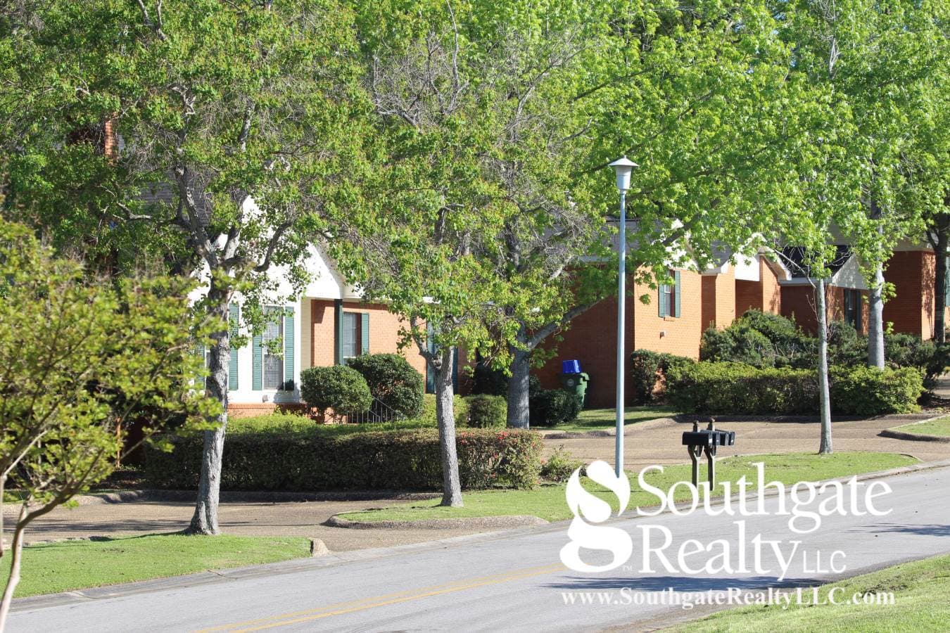 Hattiesburg Apartment: 119 Westminister Drive