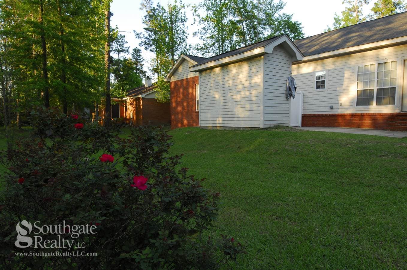 Hattiesburg Apartment: 119 Westminister Drive