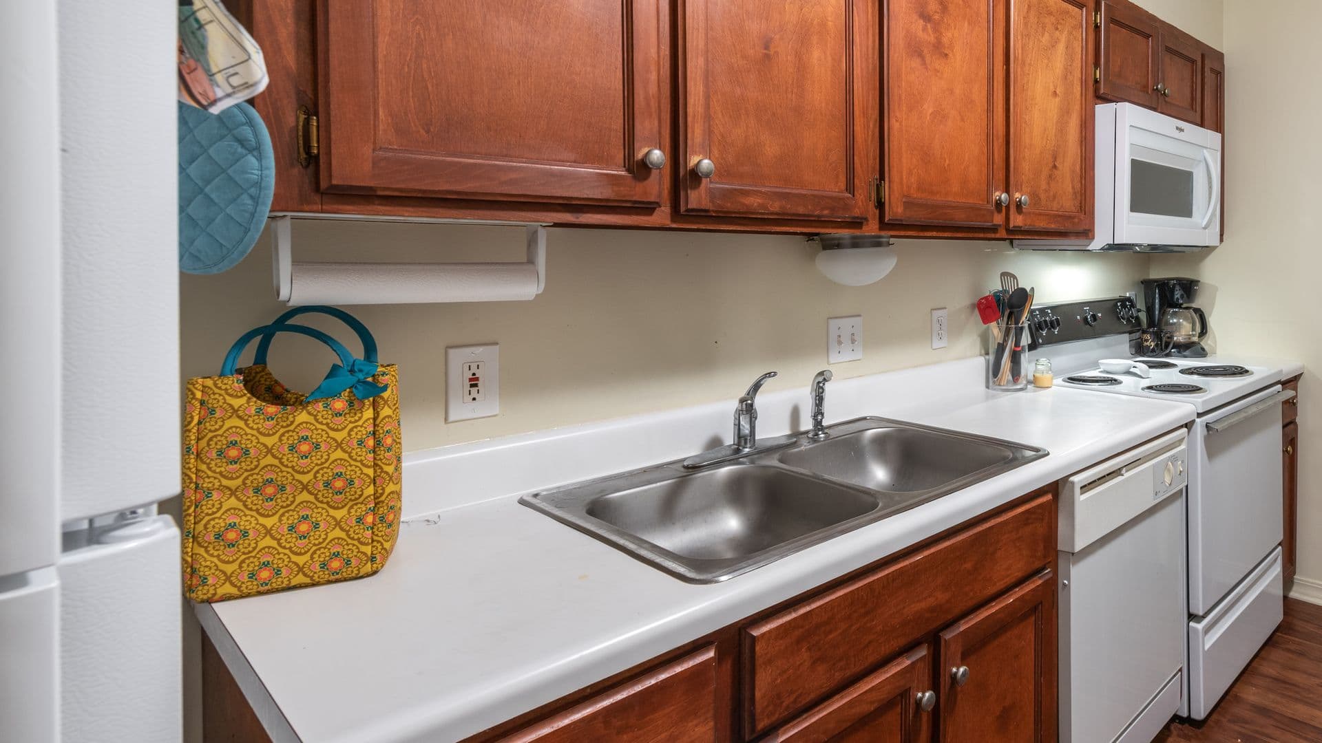 Hattiesburg Apartment: 211 Chevy Chase Drive