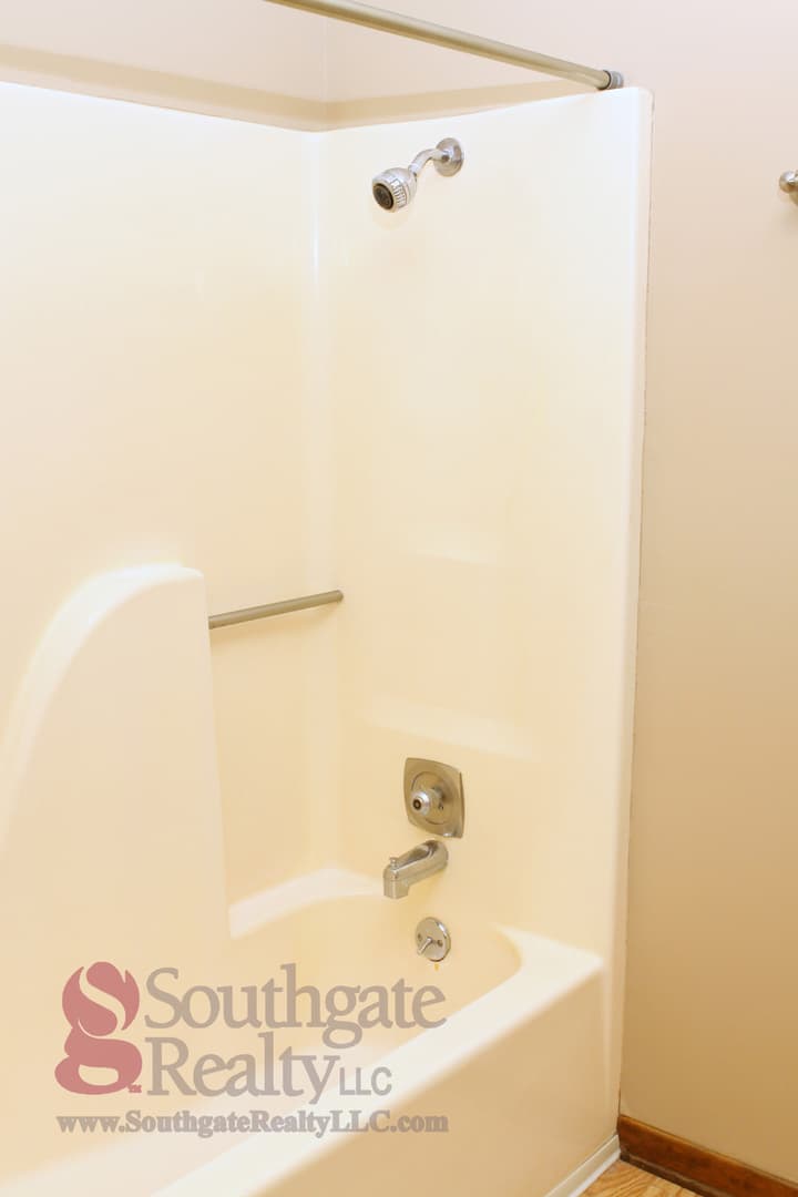 Hattiesburg Apartment: 305 N.39th Ave.