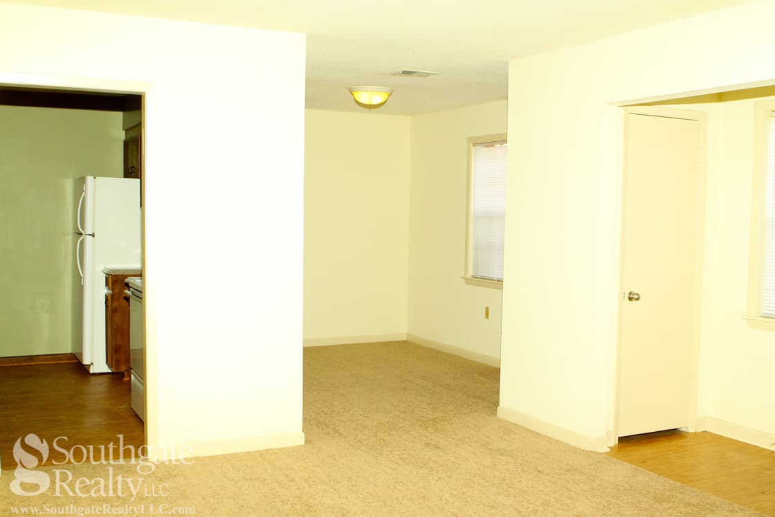 Hattiesburg Apartment: 2008 Oak Grove Road