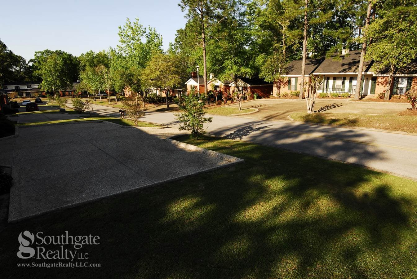 Hattiesburg Apartment: 119 Westminister Drive