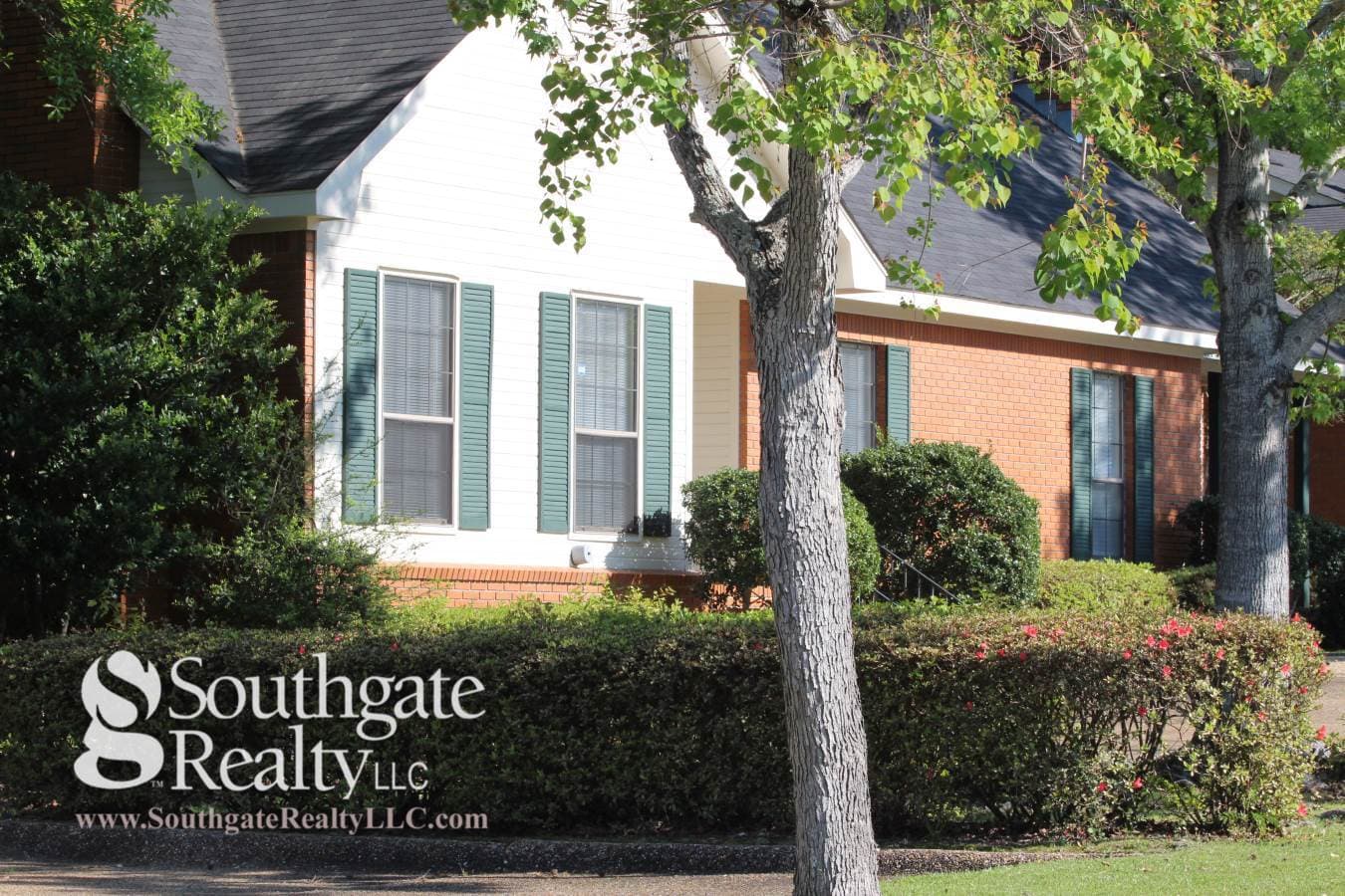 Hattiesburg Apartment: 119 Westminister Drive