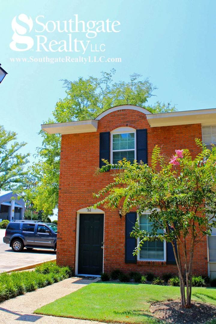 Hattiesburg Apartment: 300 N. 38th Avenue