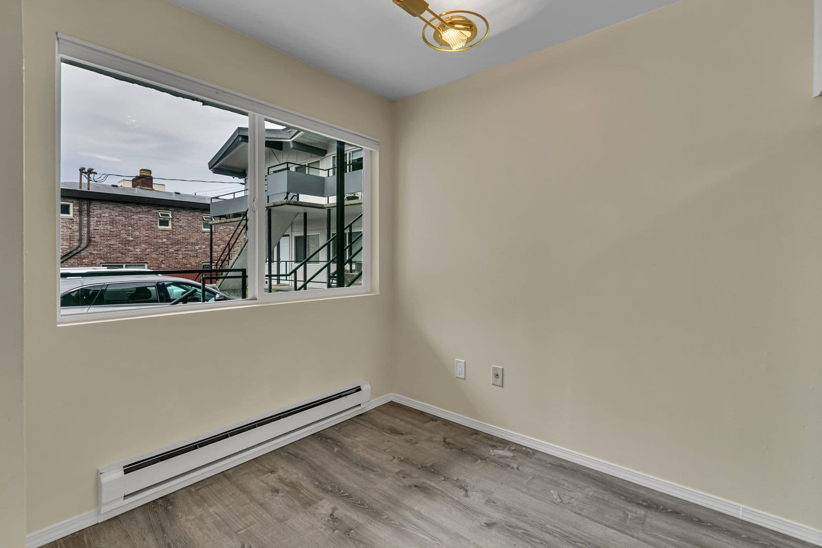 Seattle Apartment: 1519 NW 65th St