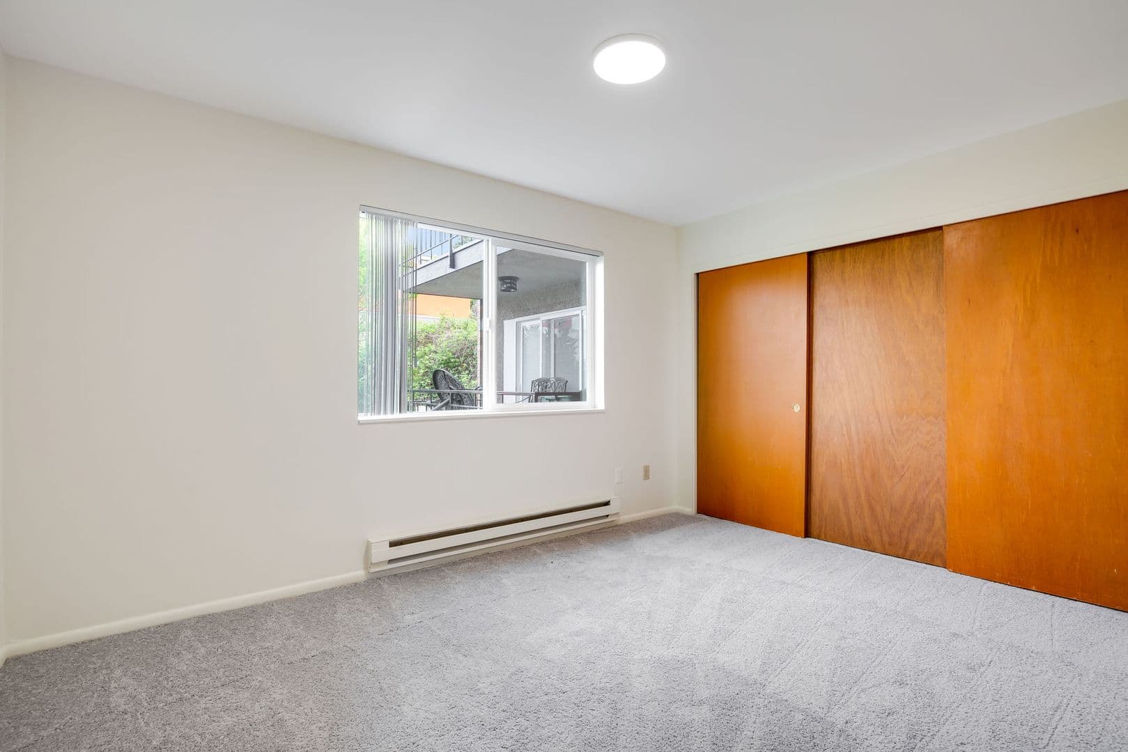 SEATTLE Apartment: 2850 15TH AVE W