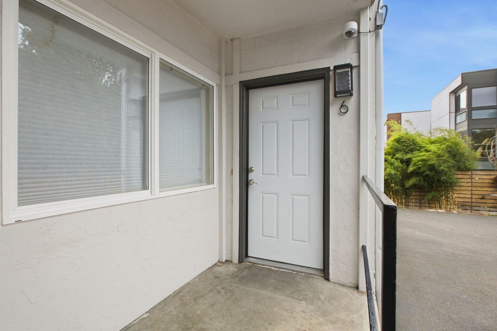 Seattle Apartment: 1519 NW 65th St