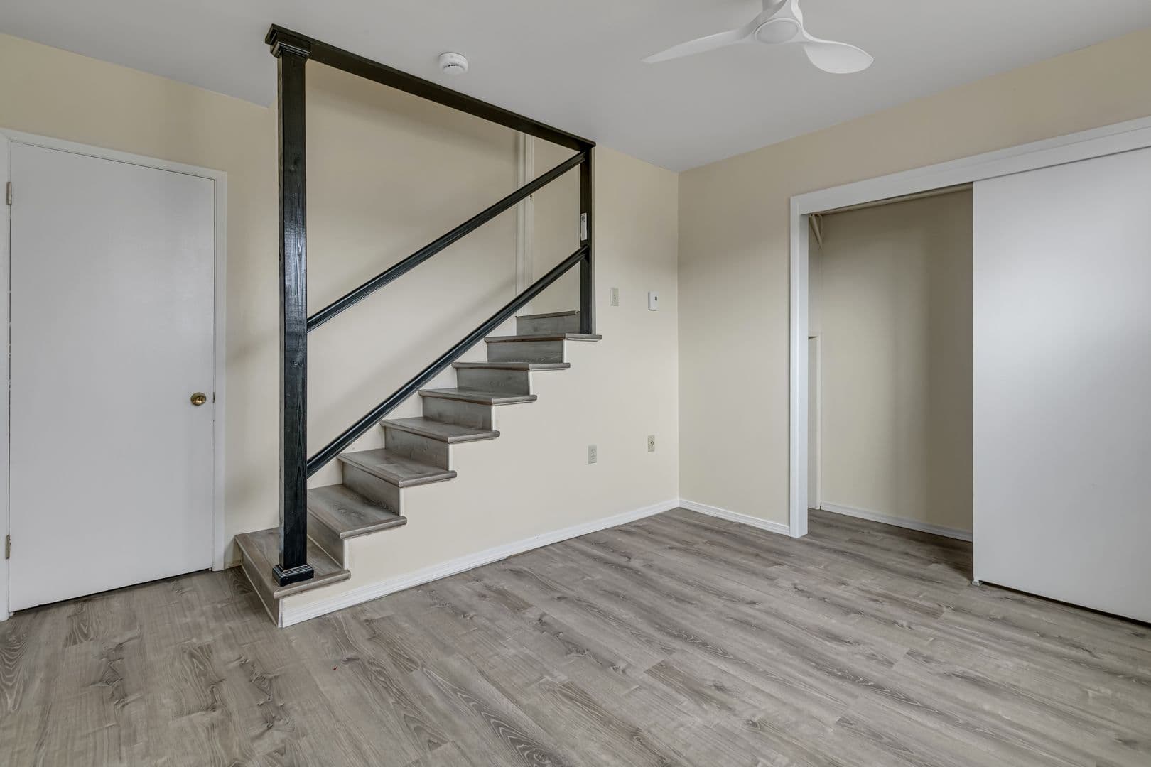 Seattle Apartment: 1519 NW 65th St