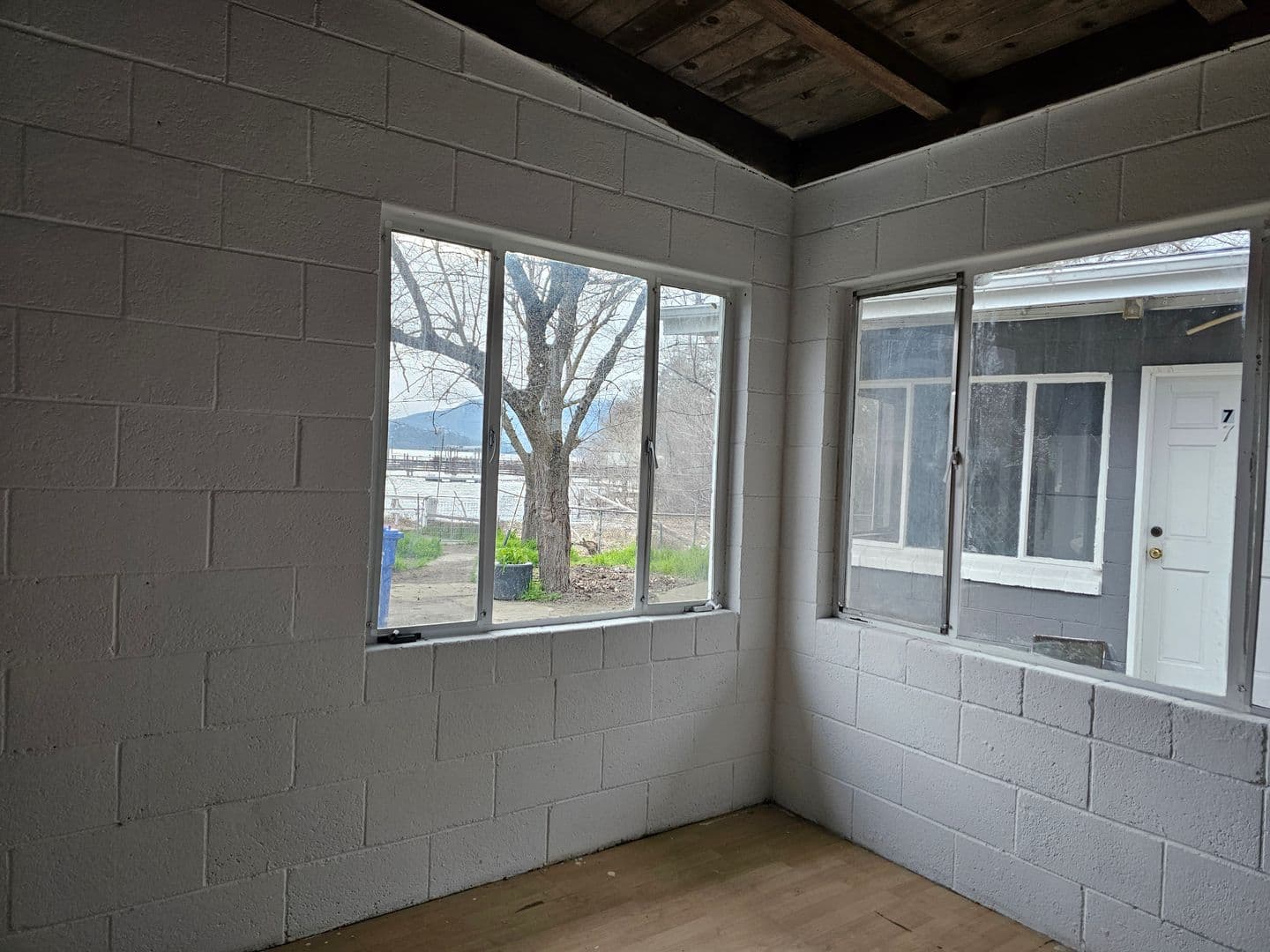 Clearlake House: 13955 Lakeshore Dr. #9
