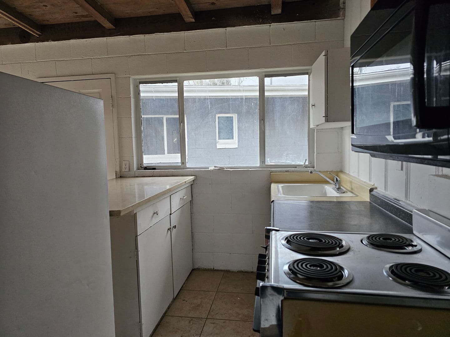 Clearlake House: 13955 Lakeshore Dr. #9