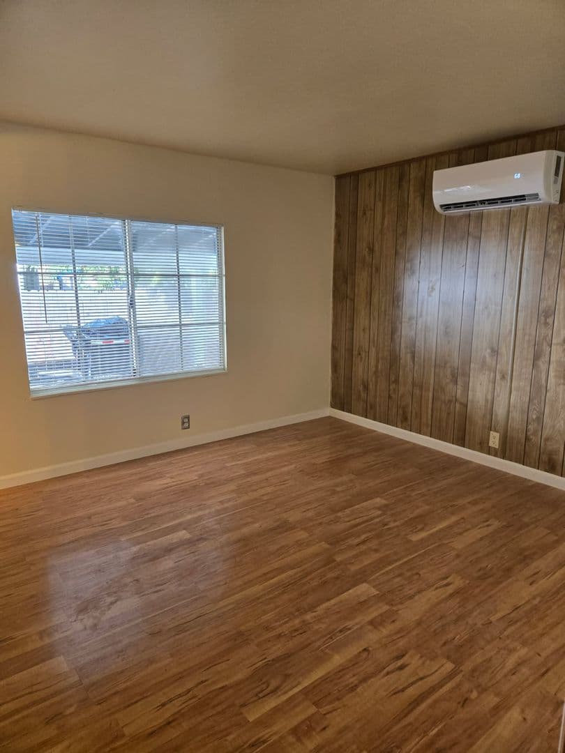 Lucerne House: 6145 2nd  Avenue