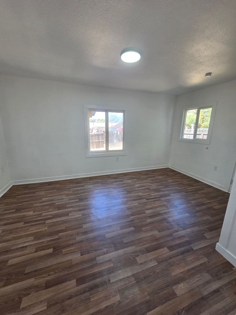 Nice House: 3714 E Highway 20, #2