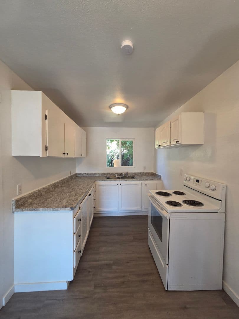Nice House: 3714 E Highway 20, #2