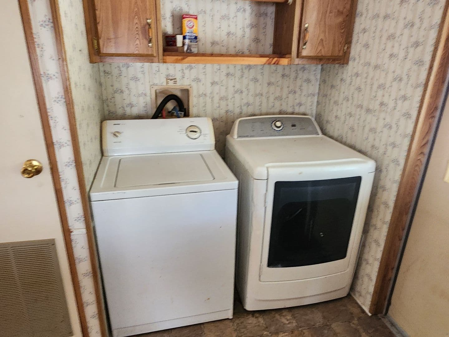 Clearlake Oaks House: 3162 Shasta Rd