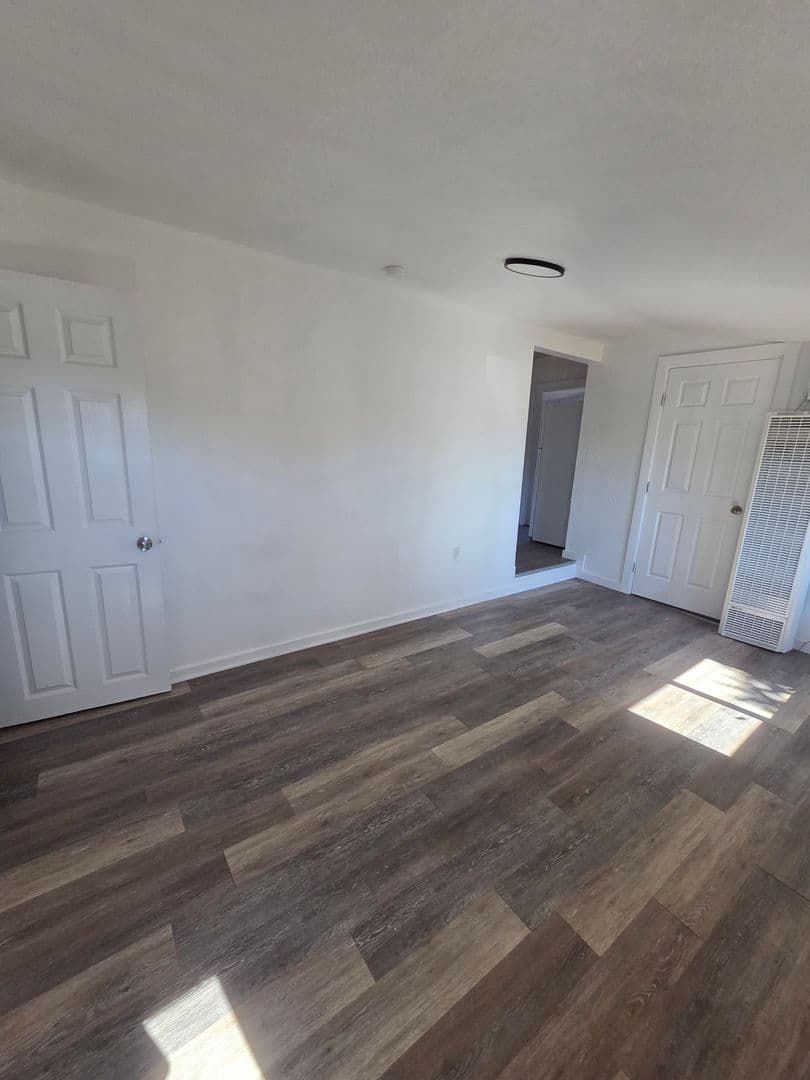 Nice House: 3714 E Highway 20, #2