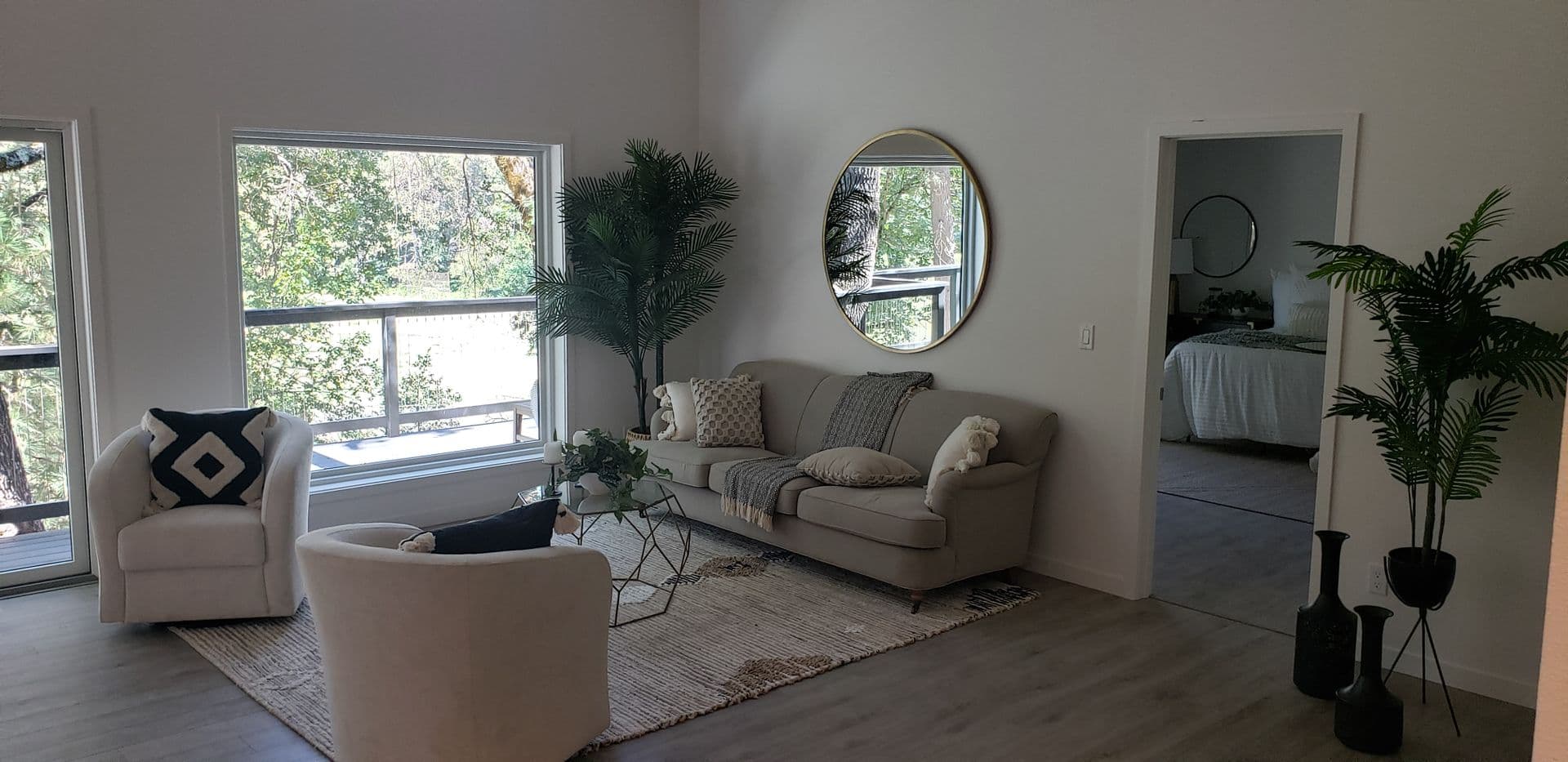 Cobb House: 16325 Tee Rd
