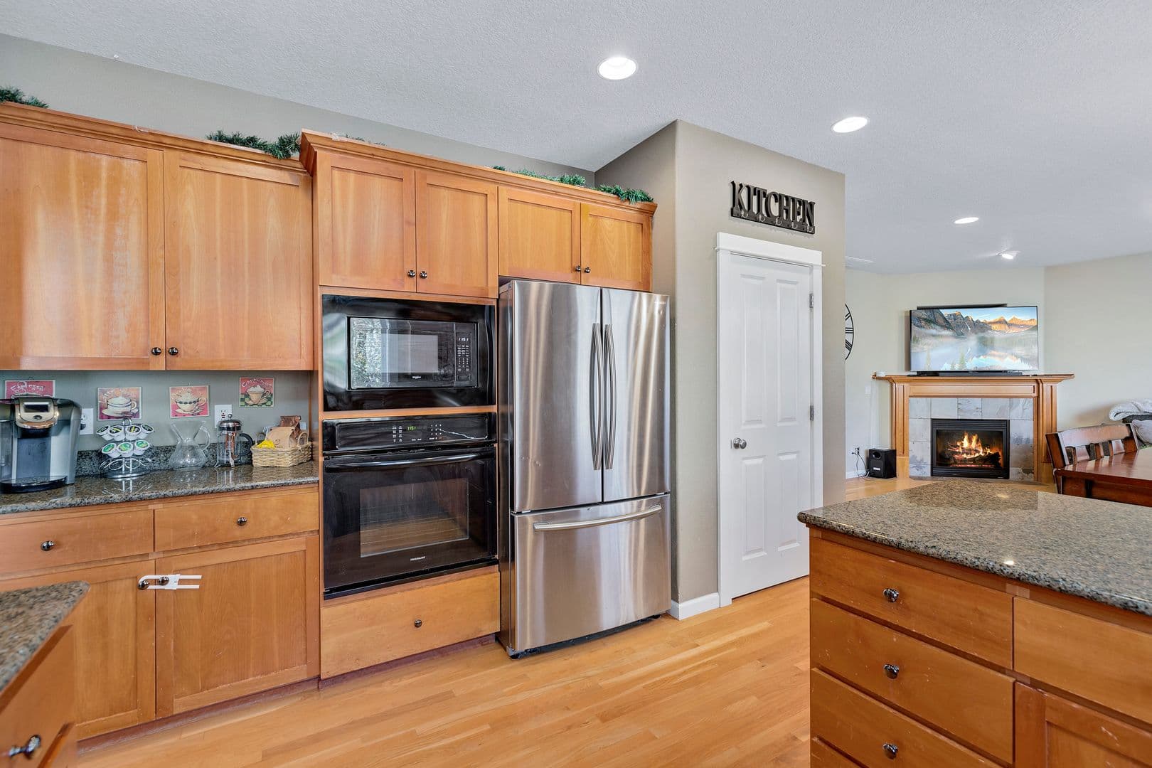 Canby House: 336 SE 14th Place