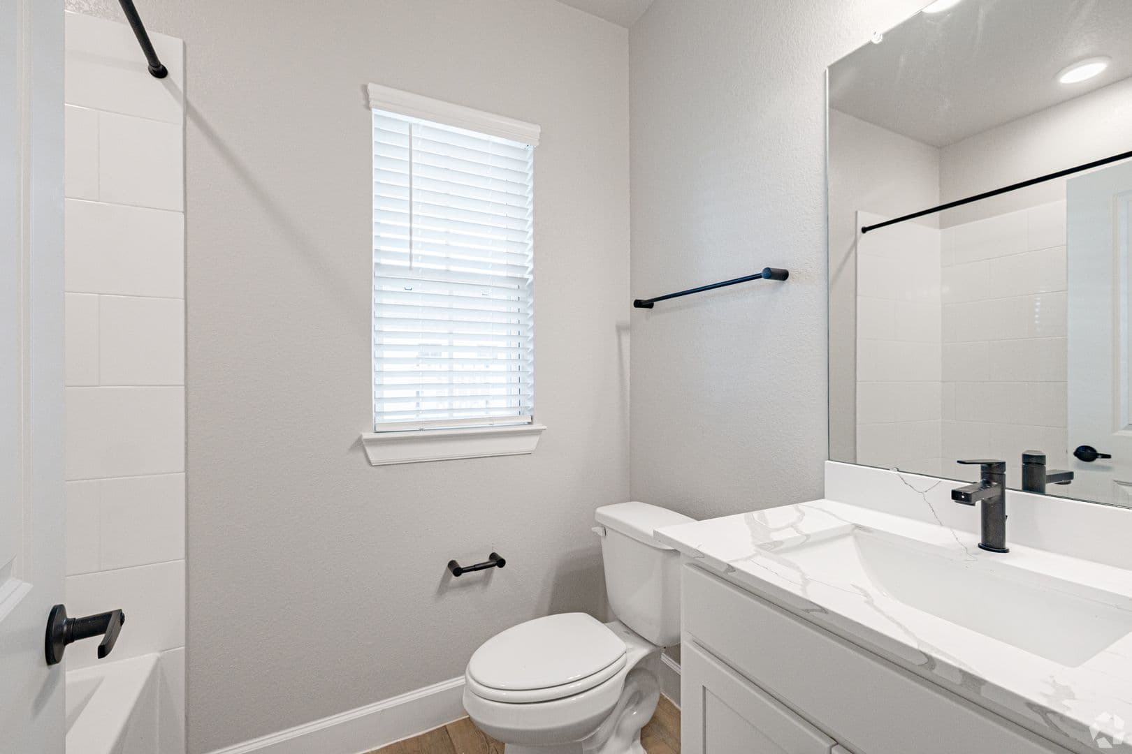 Conroe Apartment: 2422 South Loop 336 West