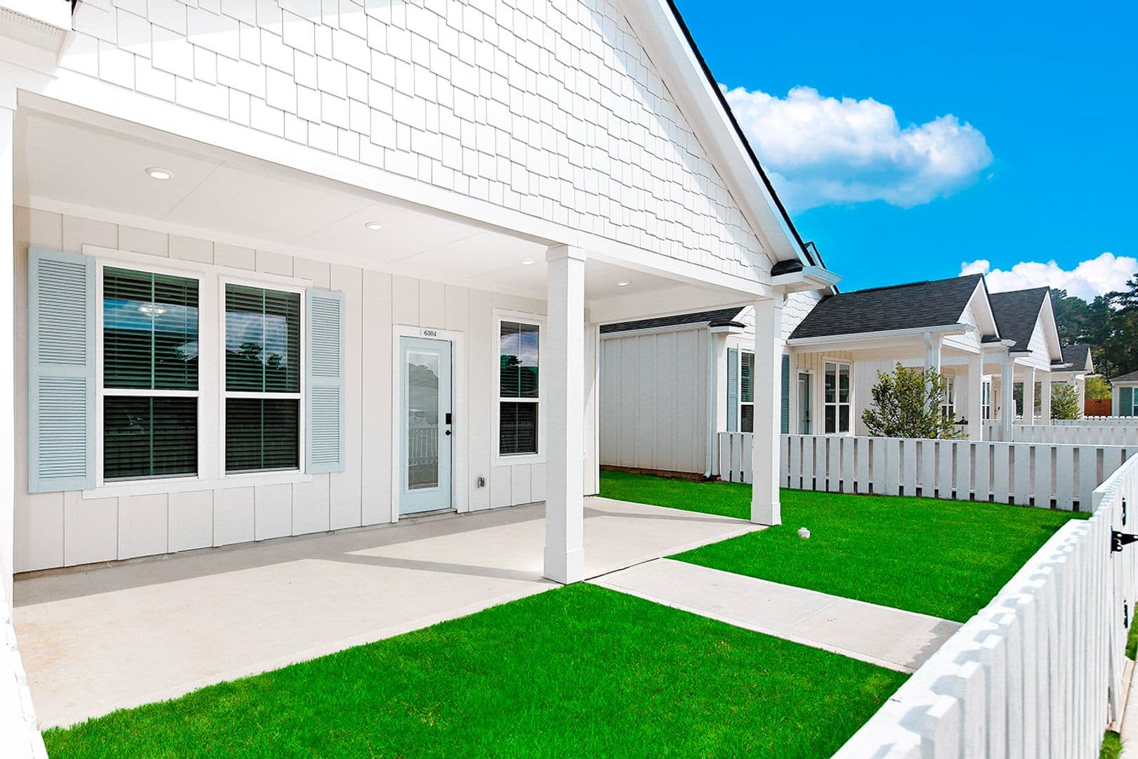 Conroe Apartment: 2422 South Loop 336 West