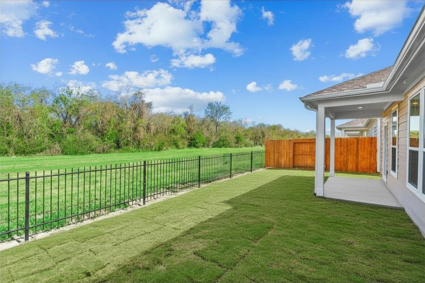 Baytown Apartment: 605 Hunt Rd.