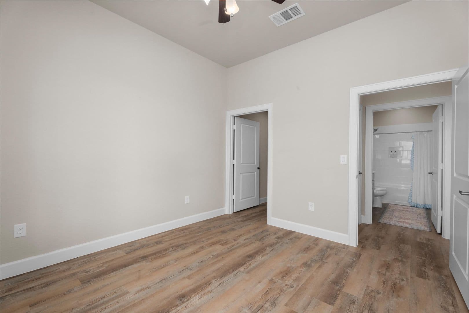 Conroe Apartment: 2422 South Loop 336 West