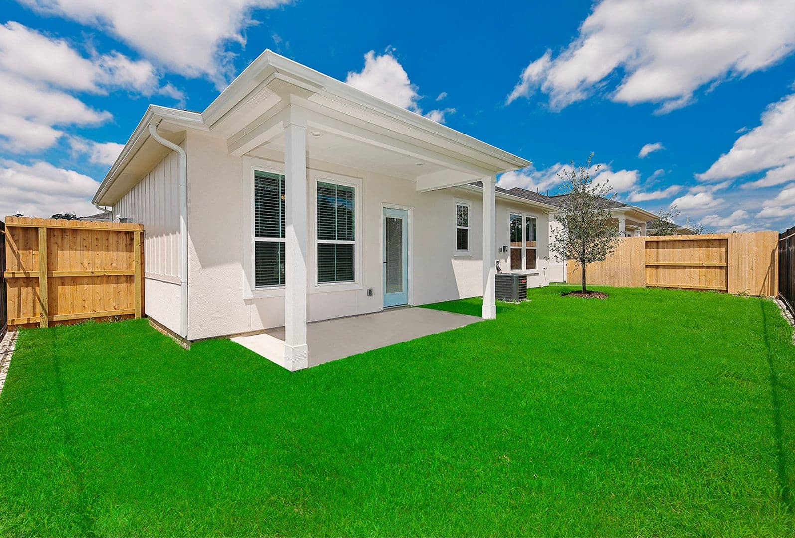 Conroe Apartment: 2422 South Loop 336 West