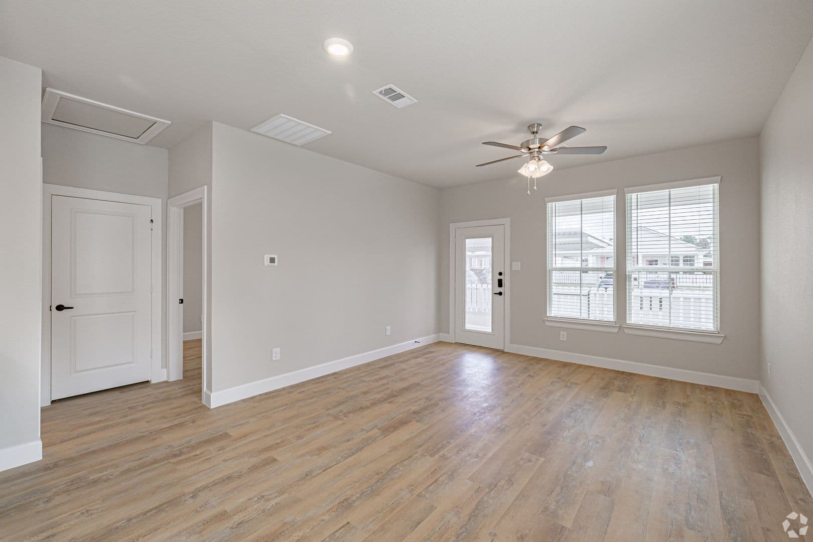 Conroe Apartment: 2422 South Loop 336 West