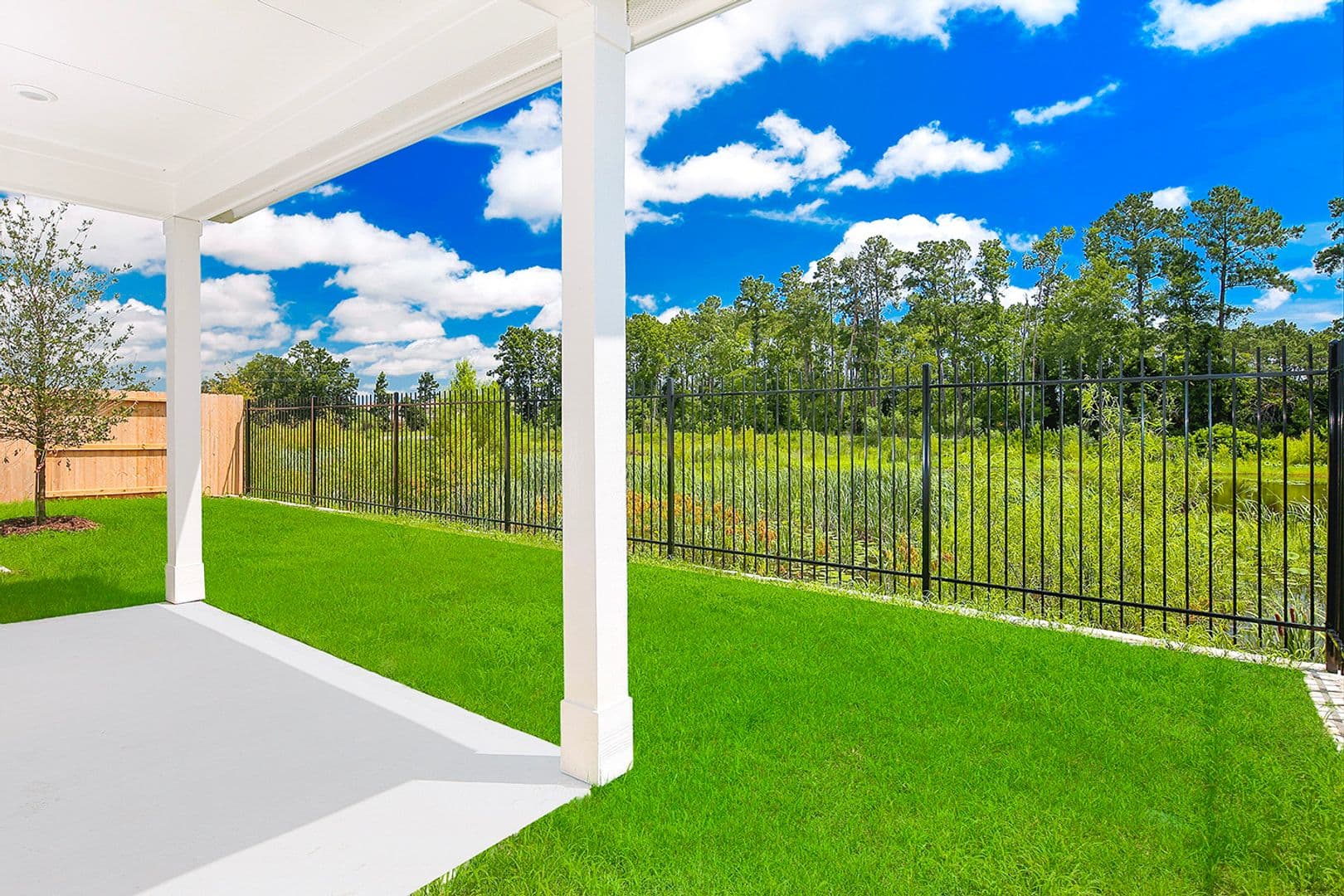 Conroe Apartment: 2422 South Loop 336 West