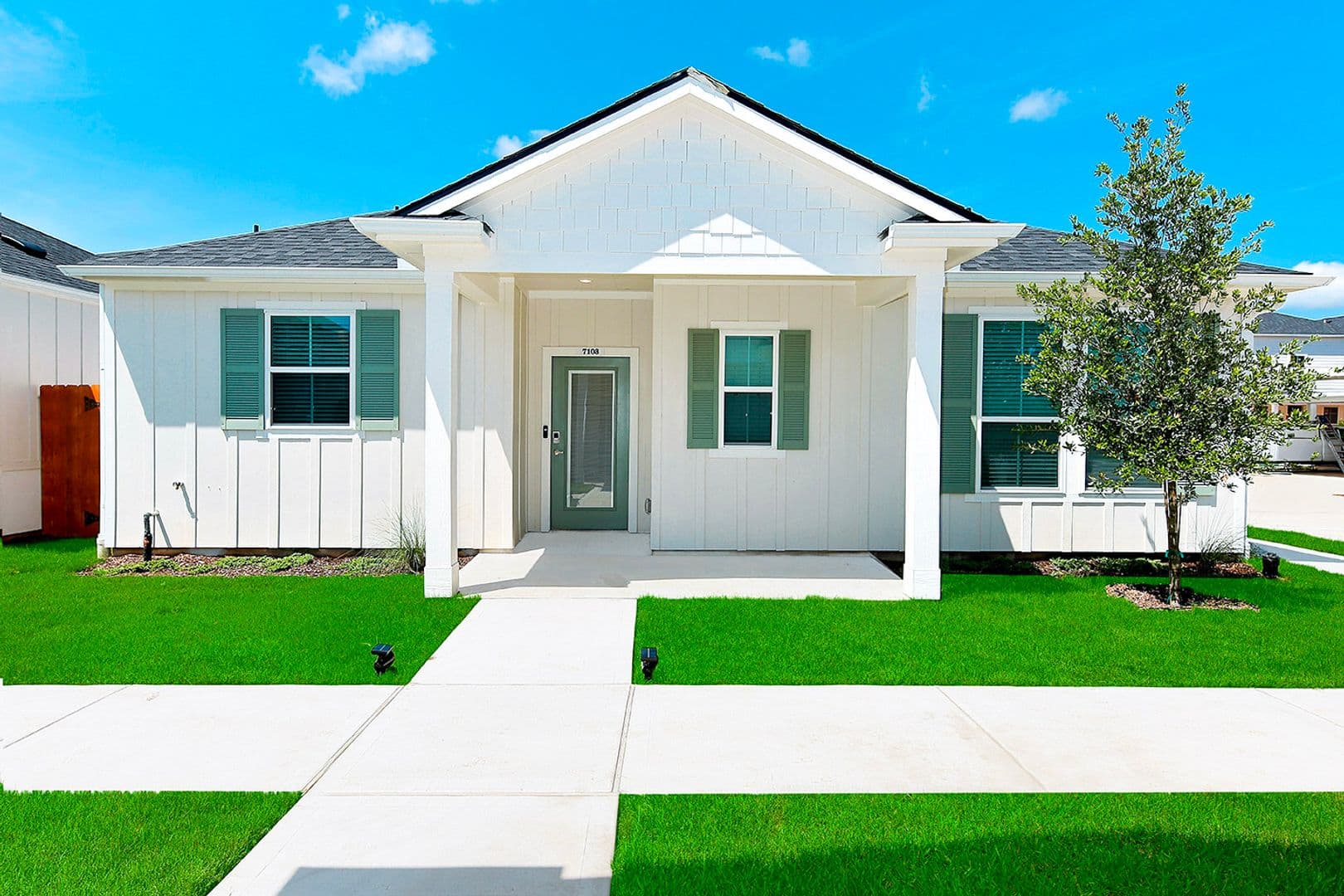 Conroe Apartment: 2422 South Loop 336 West