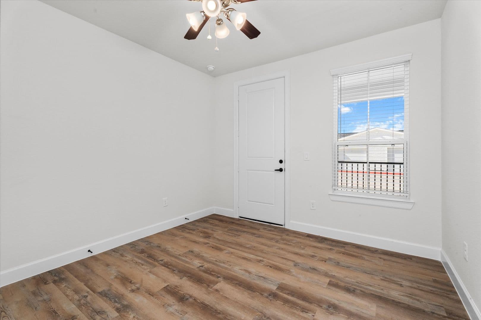 Baytown Apartment: 605 Hunt Rd.
