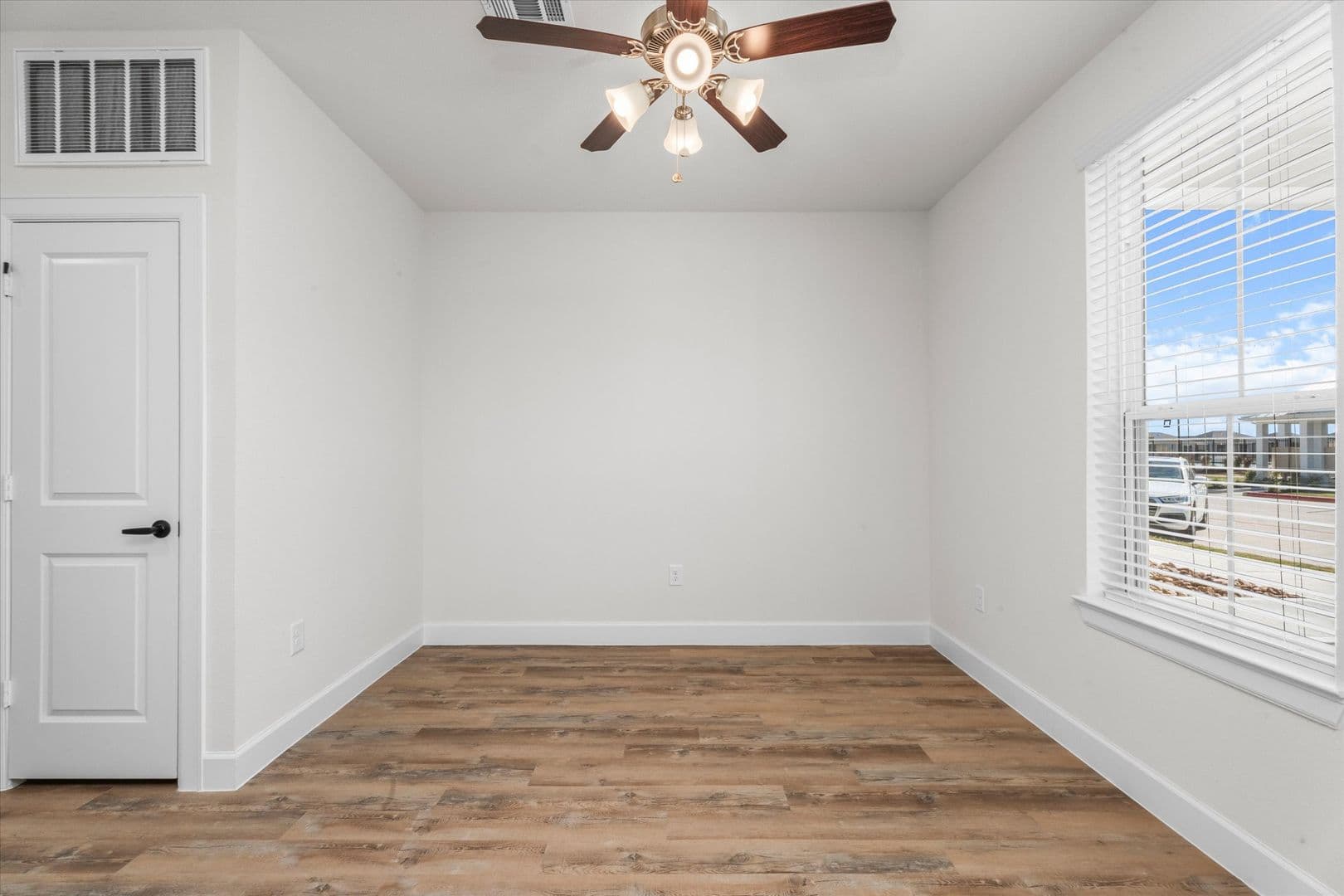 Baytown Apartment: 605 Hunt Rd.