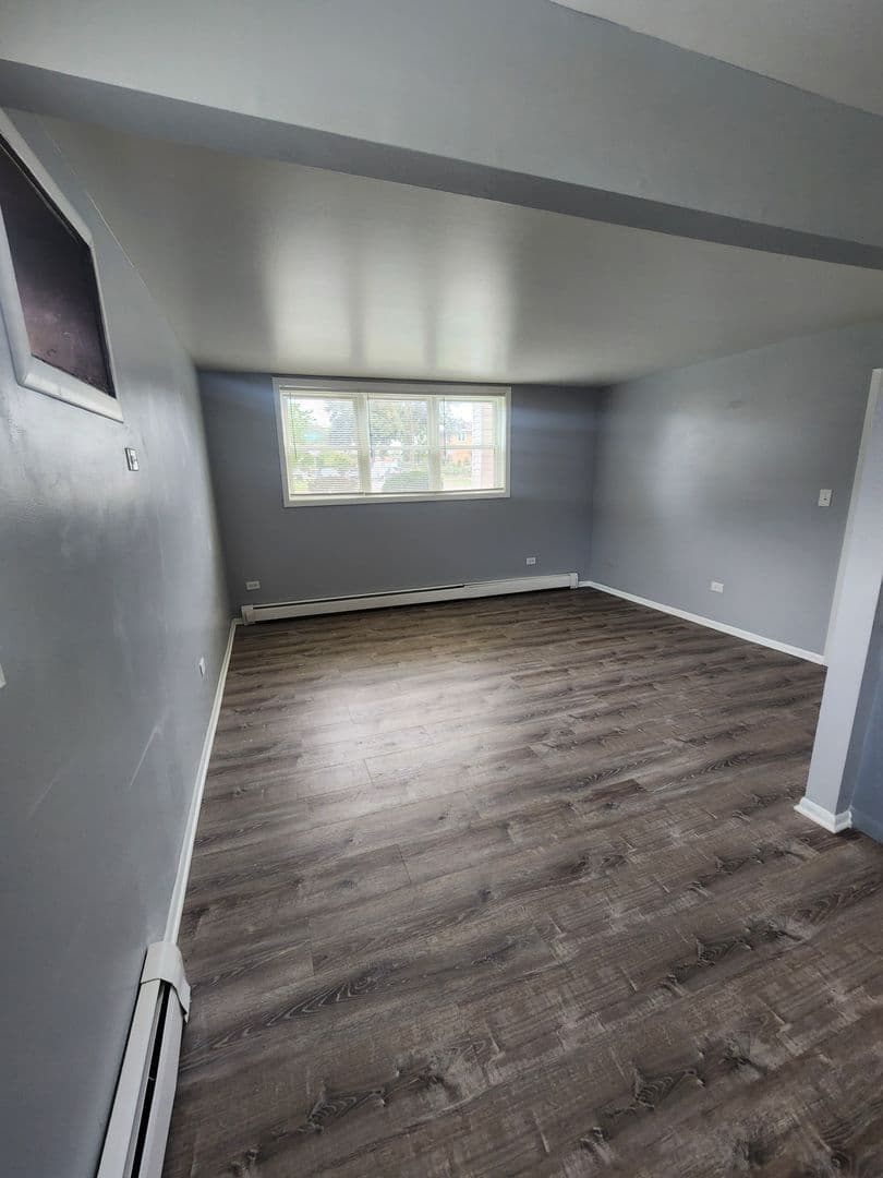Brookfield Apartment: 8911-8927 Gerritsen