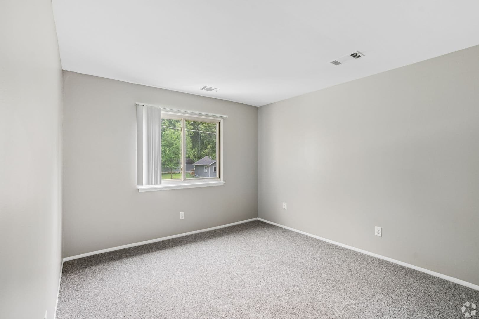 Laporte Apartment: 2400 Andrew Avenue