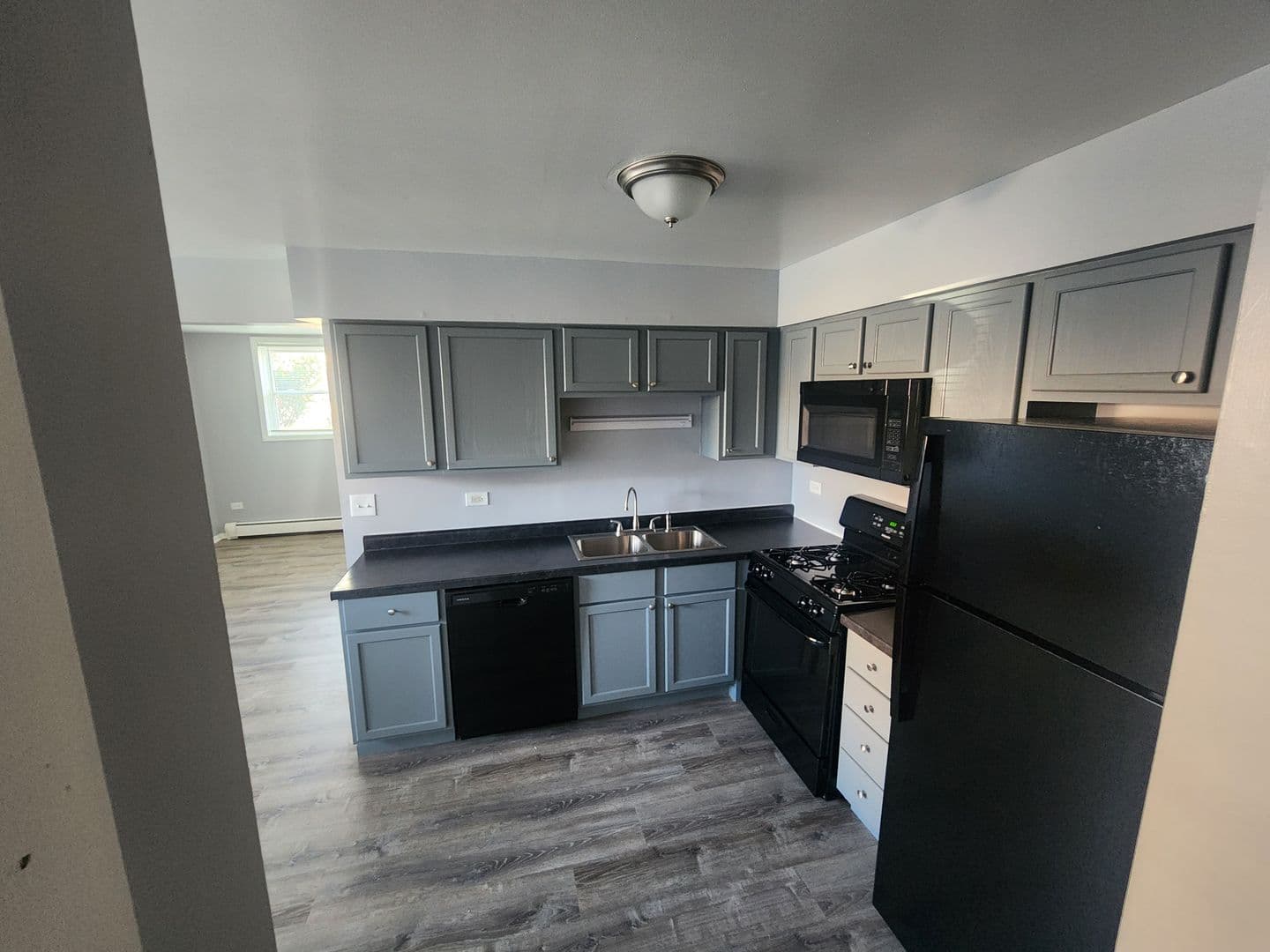 Brookfield Apartment: 8911-8927 Gerritsen