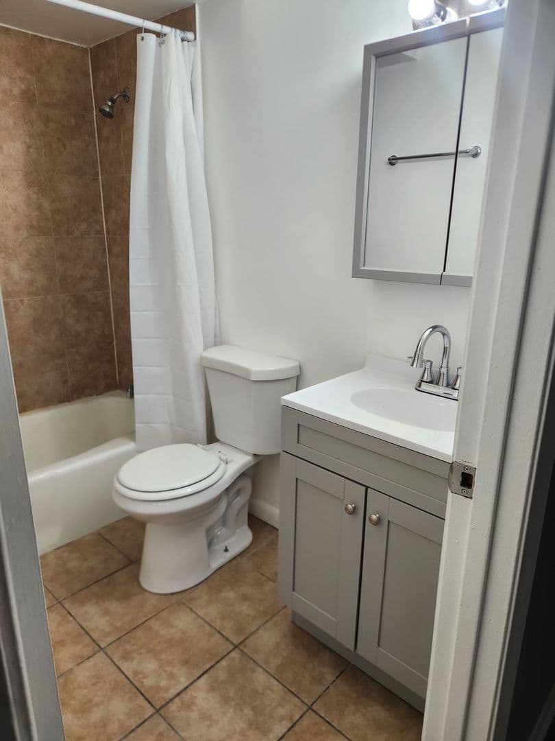 Brookfield Apartment: 8911-8927 Gerritsen